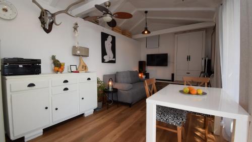 Place for two by Villas Guide