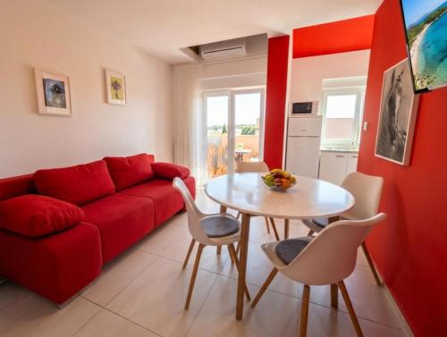 Family apartment Oros Medulin, with a pool, ggd