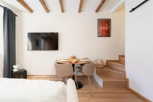 Lovely House Near Casa da Música by HostWise