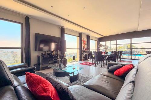 Beautiful villa with sea & mountain view and pool