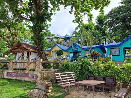 Gallery image of Artistic Beach Resort in Maricalom