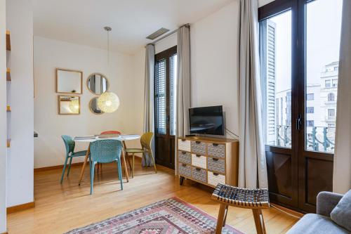 Gran Via City Center Apartment