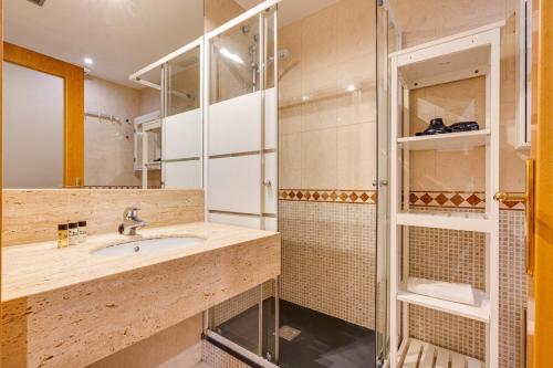 Gran Via City Center Apartment