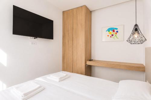 Kula & the Top Apartments by Irundo