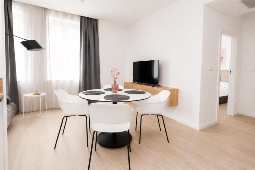 Kula & the Top Apartments by Irundo