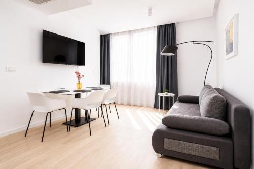 Kula & the Top Apartments by Irundo