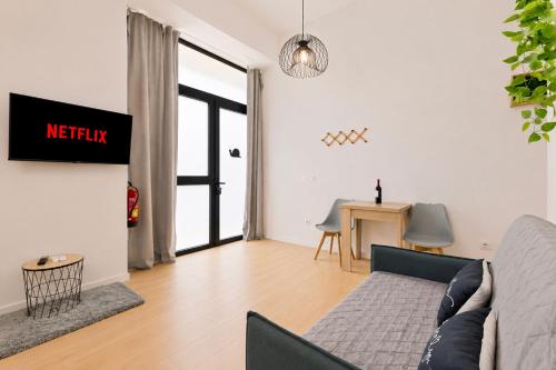 Caracol - Entire Apt - Near Beach and Stadium by Río Turia Apartments