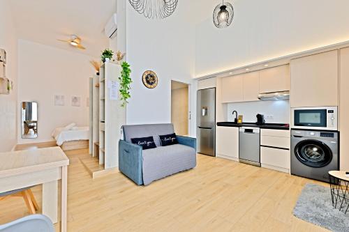 Caracol - Entire Apt - Near Beach and Stadium by Río Turia Apartments