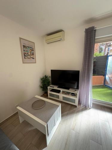 Joli T2 à Port Fréjus, plage et commerces à pied