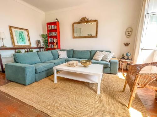 Stay as a Local! Santos Historical 6 Bedroom Apartment IV