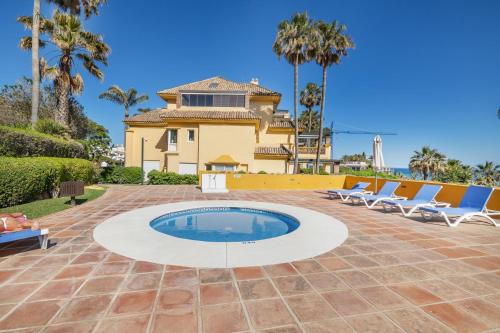 Beachfront penthouse Marbella, Rio Real Playa