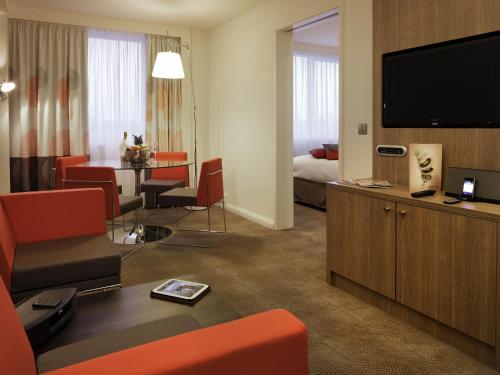 Executive Suite with King size Bed and Two Single Sofa Beds