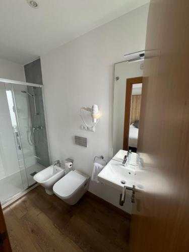 ห้องน้ำของ hotel la trainera