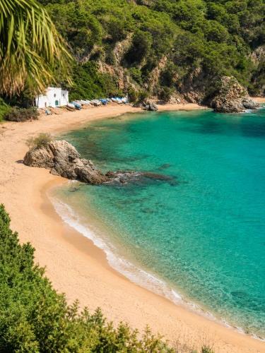 Cala Canyelles Villa & Private Studio with Garden
