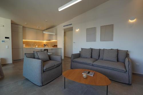 The Riviera Loft #Athens#Jacuzzi#Seaviews#Rooftop#Unoblu