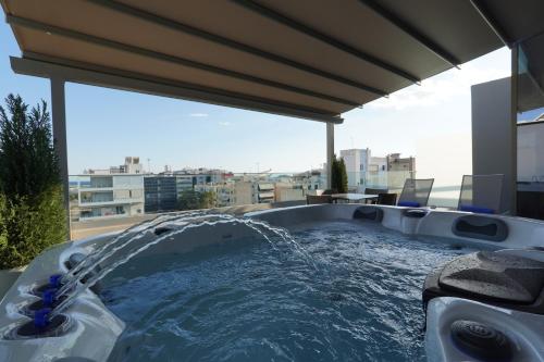 The Riviera Loft #Athens#Jacuzzi#Seaviews#Rooftop#Unoblu