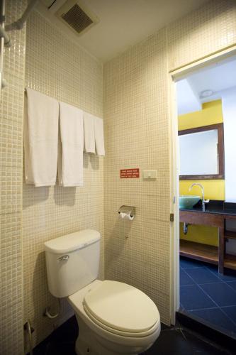 Ένα μπάνιο στο Lamphu Tree House Boutique Hotel