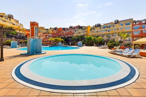 Granada Park Pool View Suite
