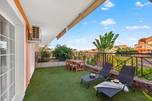 Granada Park Pool View Suite