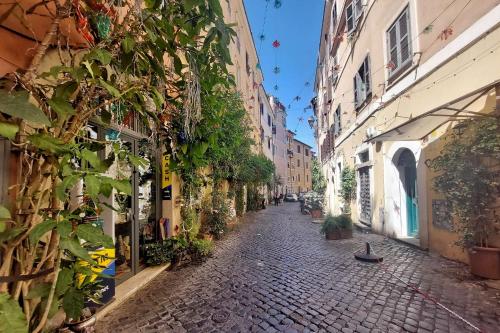 Vicolo del Bologna in Trastevere by Halldis
