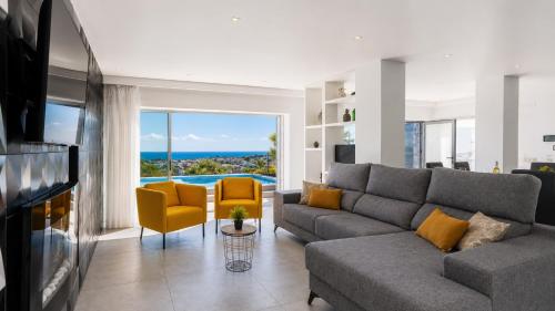 Villa Tahiti - com Vista Mar, Piscina Infinita e Jacuzzi em Albufeira