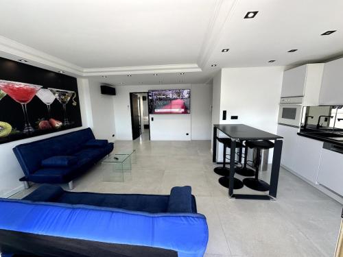 La Perla Cannes Croisette
