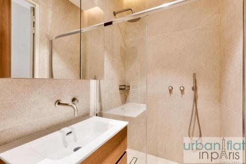 UrbanFlat 141 - Grand Appartement Champs-Elysees Ponthieu