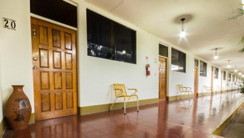Televisyen dan/atau pusat hiburan di Hotel Frontera