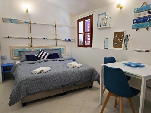 Studio Mare Fuori with terrace