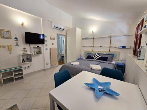 Studio Mare Fuori with terrace