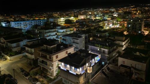 SiLena Luxury Penthouse with Jacuzzi - Near Chania Old Town