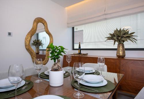 SiLena Luxury Penthouse with Jacuzzi - Near Chania Old Town