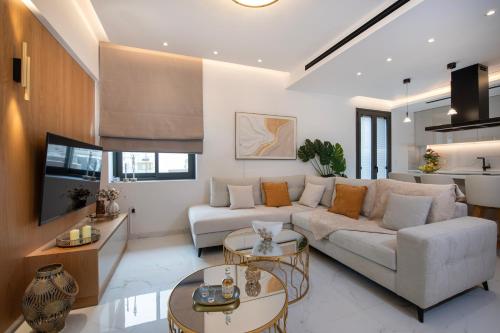 SiLena Luxury Penthouse with Jacuzzi - Near Chania Old Town