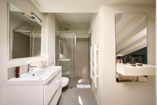 3 bedrooms - jacuzzi - Cannes center