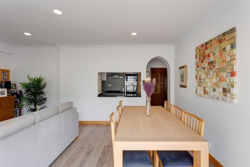 2BR Beach Apartment Costa da Caparica