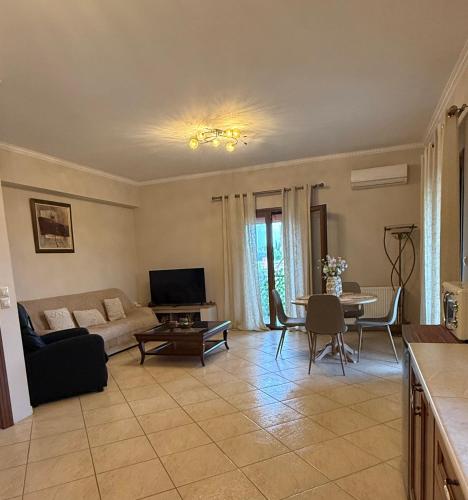 Loula's Holidays Apartment with Balcony close to Corfu Town