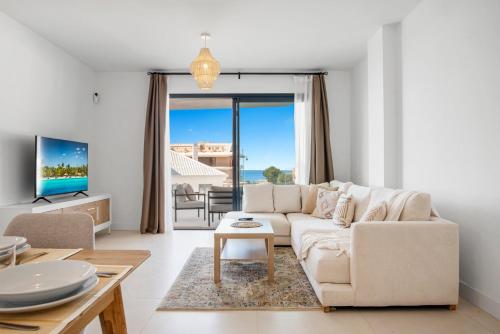 Moderno Apto de 3Hab en Higuerón con Vistas al Mar