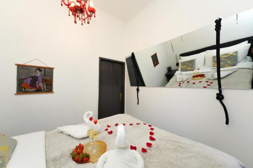 The LOVE Apartment - 60m2 - Centre - Tantra Chair