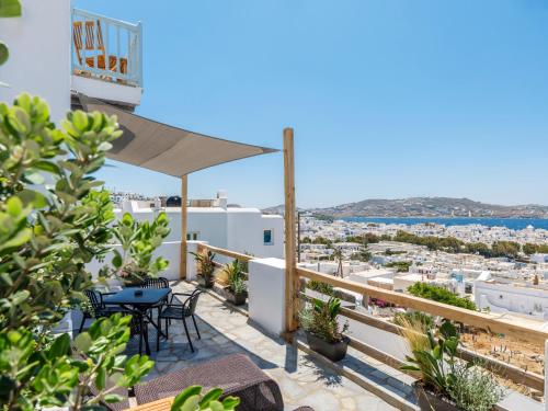 THE VIEW OF MYKONOS