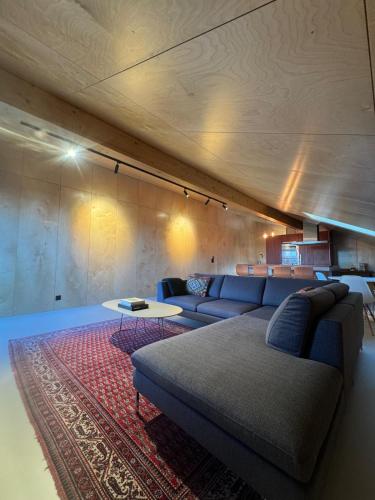 Svetainės erdvė apgyvendinimo įstaigoje Loft 1819
