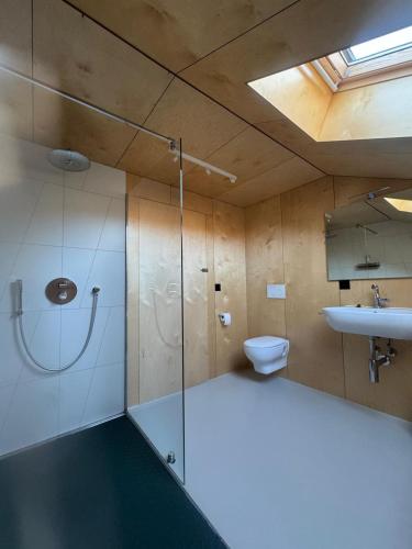 Vonios kambarys apgyvendinimo įstaigoje Loft 1819