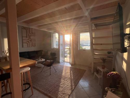 Zefi's Loft - Sea View in Piraeus