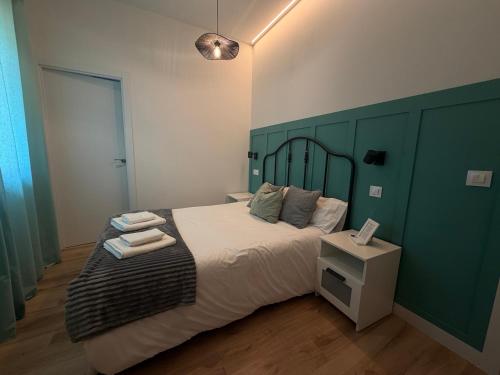 A 4 min andando del metro 3 habitaciones con baño privado