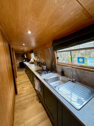 Edinburgh - Houseboats photo 59
