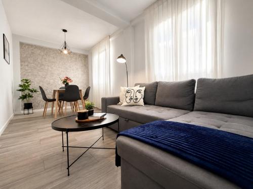 Victoria Flat F&M Modern and Comfortable Near City Center