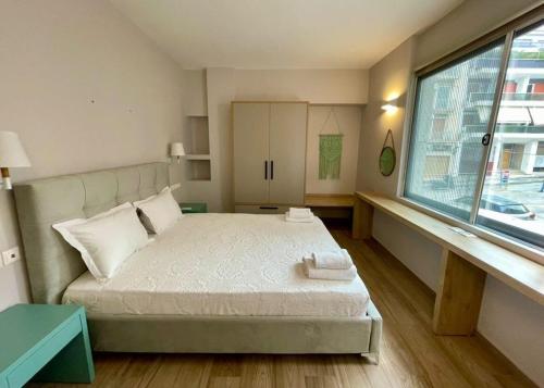 Luxury Apartment Steps from Historic Center Plaka