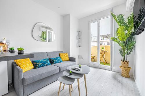 Relaxation & Comfort Design Studio with Ambient LED