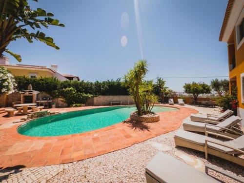 Seaview studio apartment sleeps 3 with pool