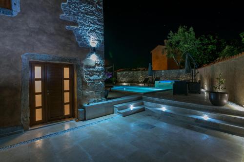 Villa Sagri - heated pool