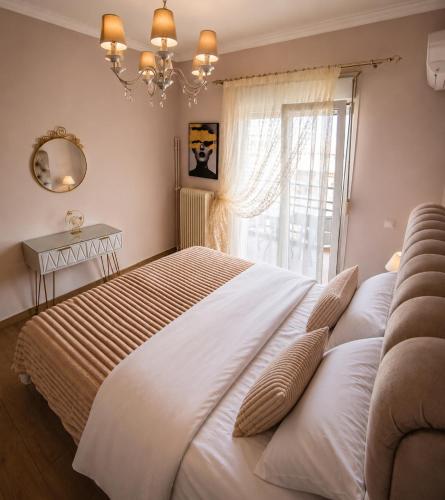 Apartment in Haidari with a view of the city